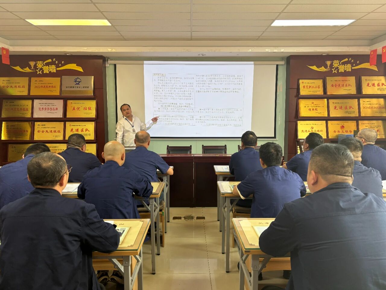 1760142471733571.jpeg 1.jpg