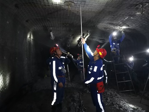 1663401399217197.jpeg ¾ò½ø¹¤×÷ÃæÏÖ³¡ ÑîÖ¾Á¢ÅÄÉã.jpg